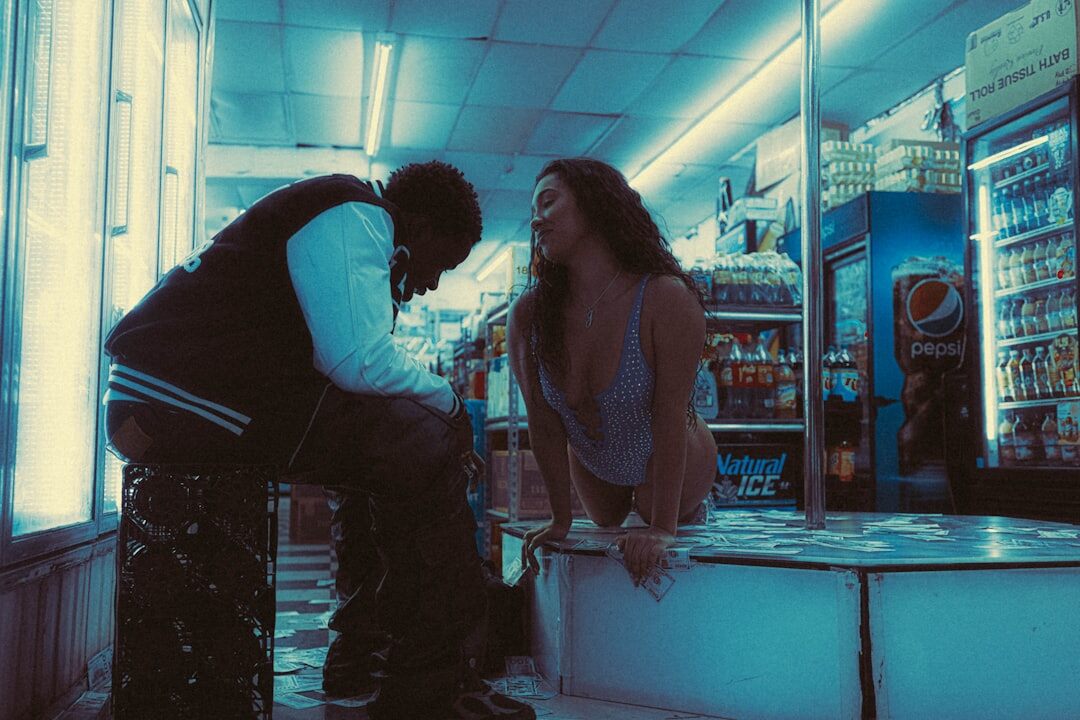 detective confronting shoplifter